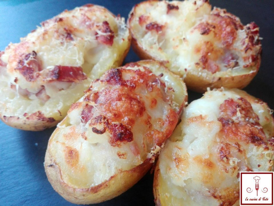 Patate ripiene al forno