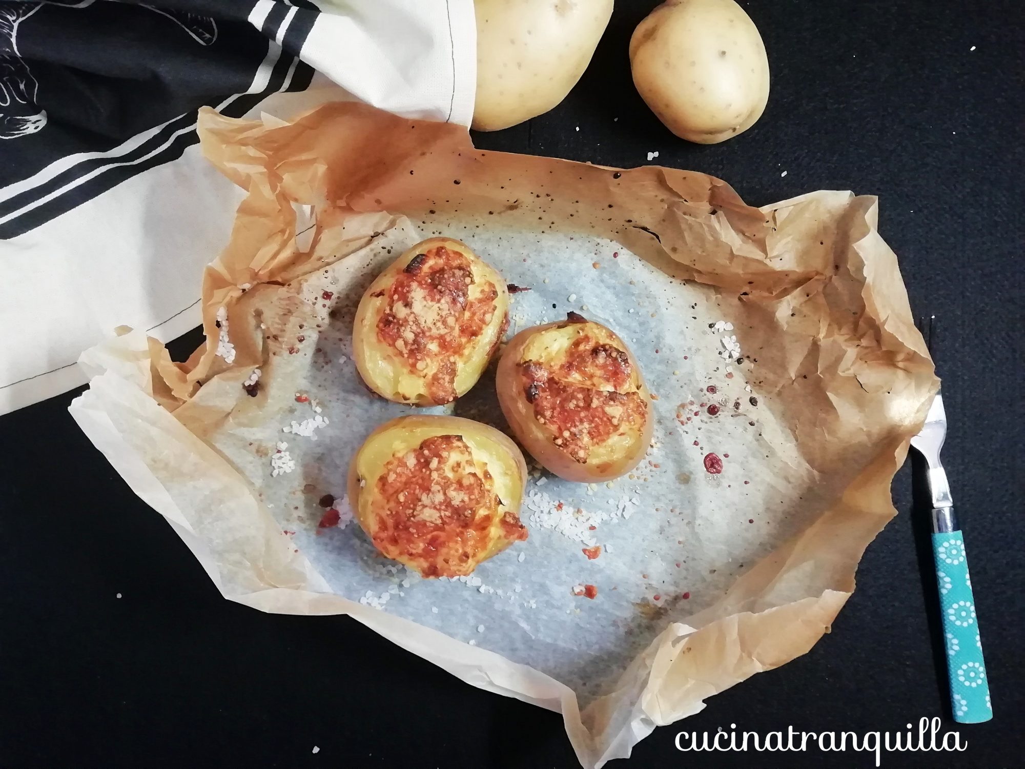 Patate ripiene con uovo