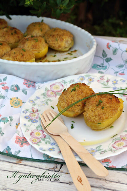 Patate ripiene di miglio, tonno e fontal