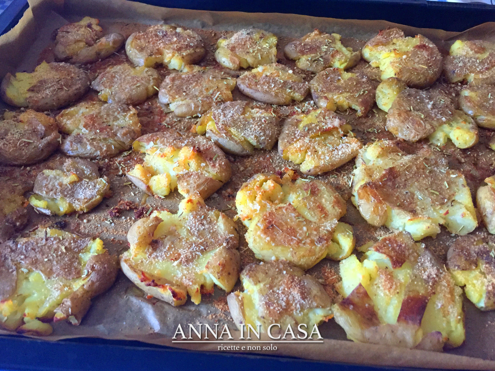 Patatine schiacciate al forno – ricetta passo passo
