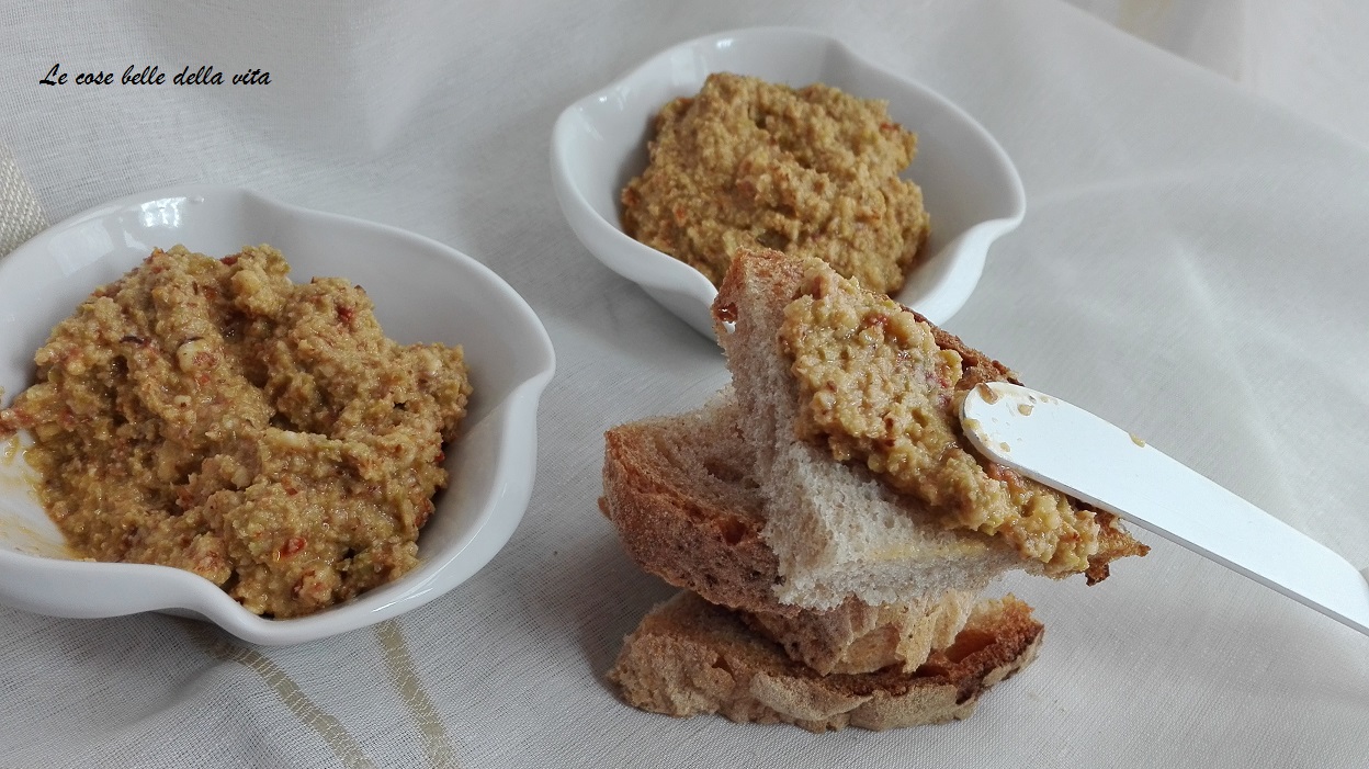Patè di olive alle mandorle