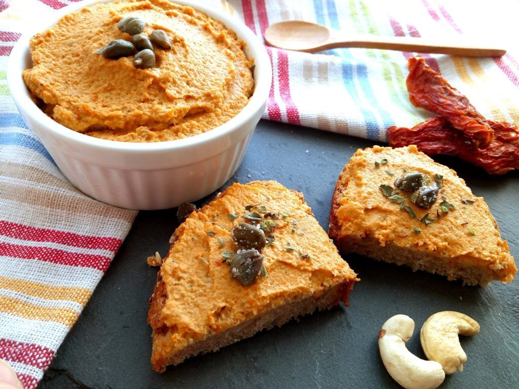Pate’ di pomodori secchi e anacardi