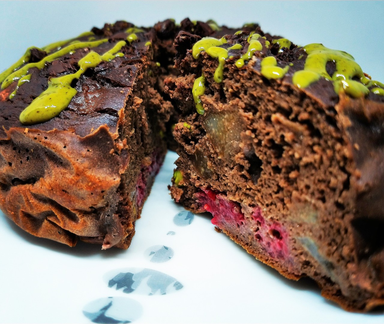 Pear/pistachio&raspberries cake