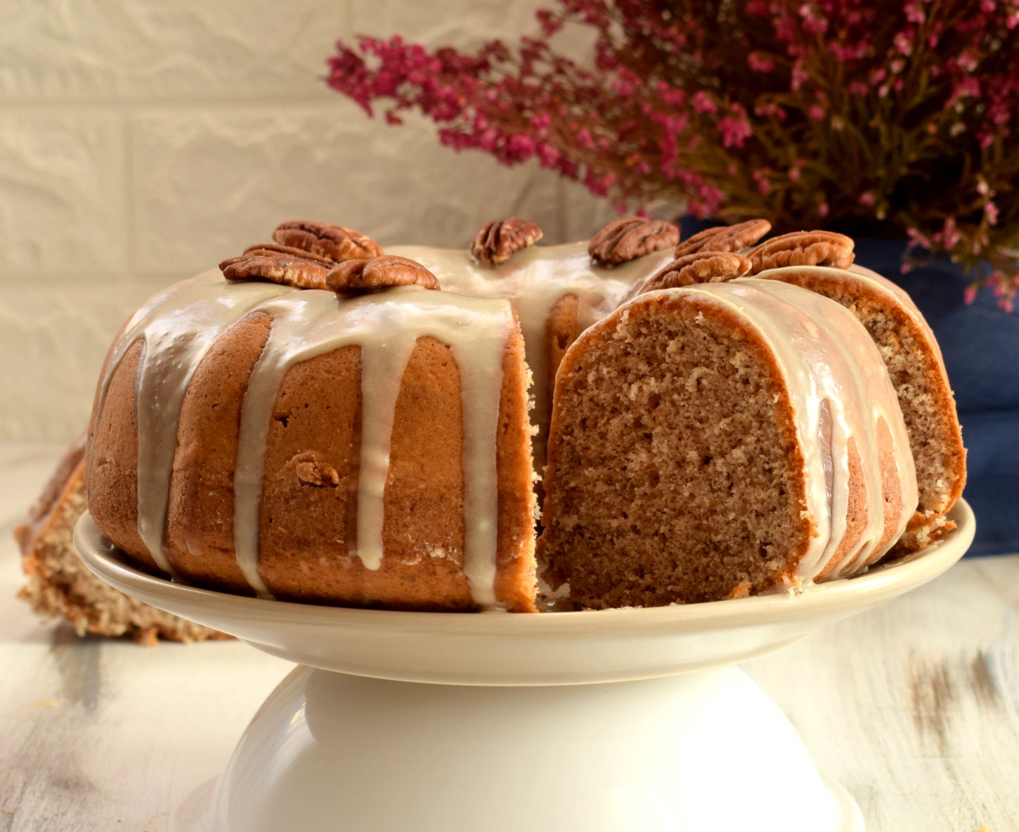 Pecan bundt cake con glassa allo sciroppo d’acero