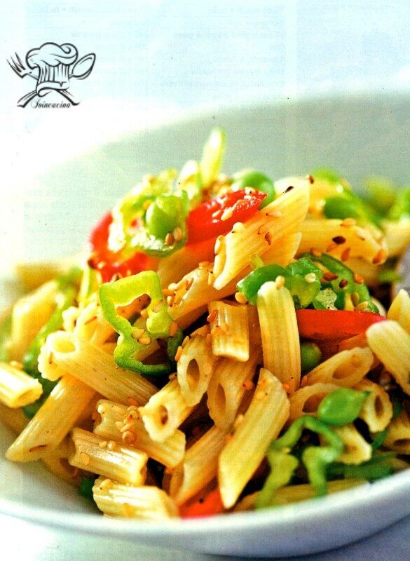 Penne ai piselli, sesamo e peperoncino