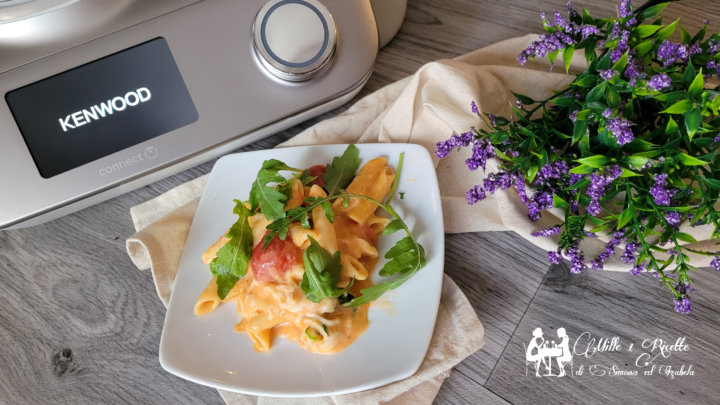 Penne al pomodoro con rucola e mozzarella