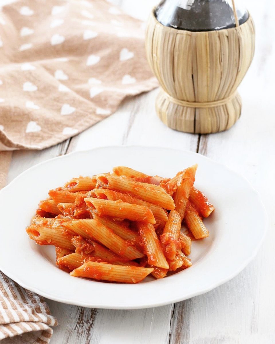 Penne al sugo e tonno