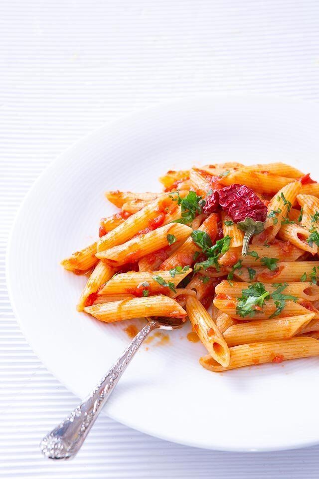 Penne alla arrabbiata: pochi ingredienti, ma quelli buoni