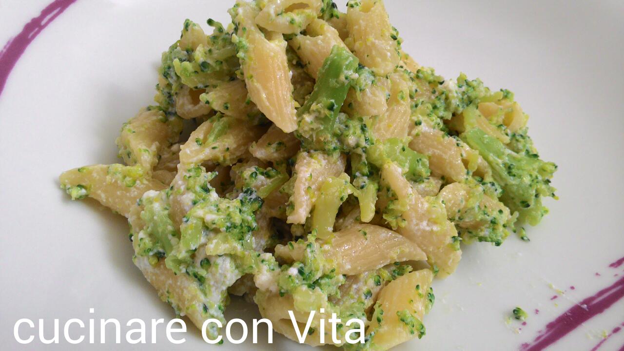 Penne con broccoli e ricotta