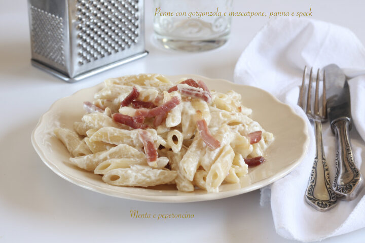 Penne con gorgonzola e mascarpone, panna e speck