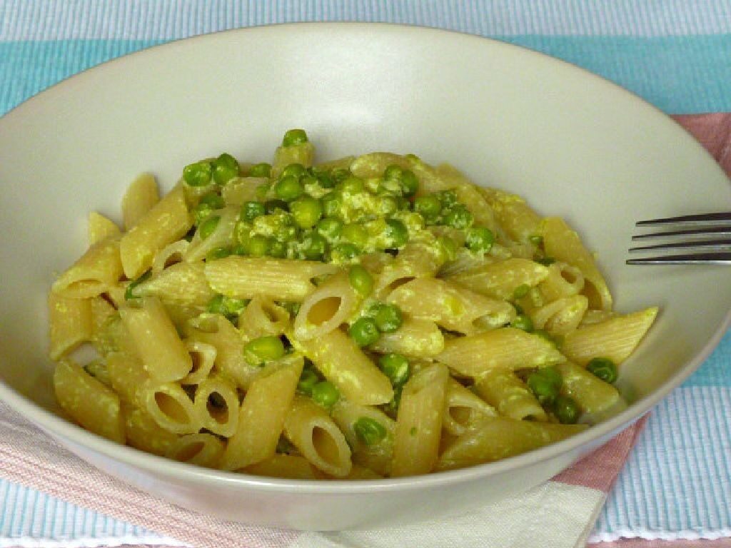 Penne con piselli e zafferano