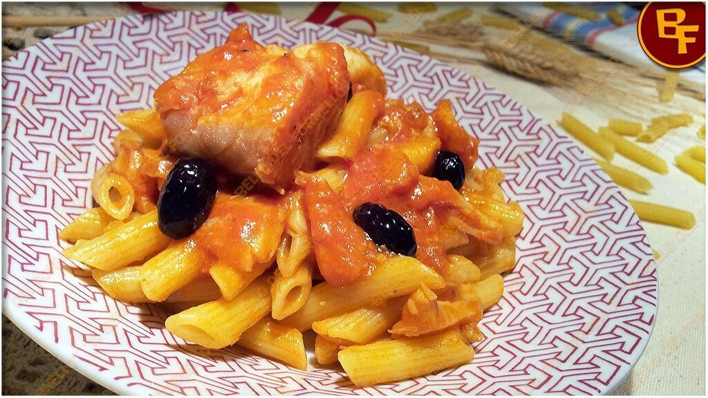 Penne con sugo di baccalà