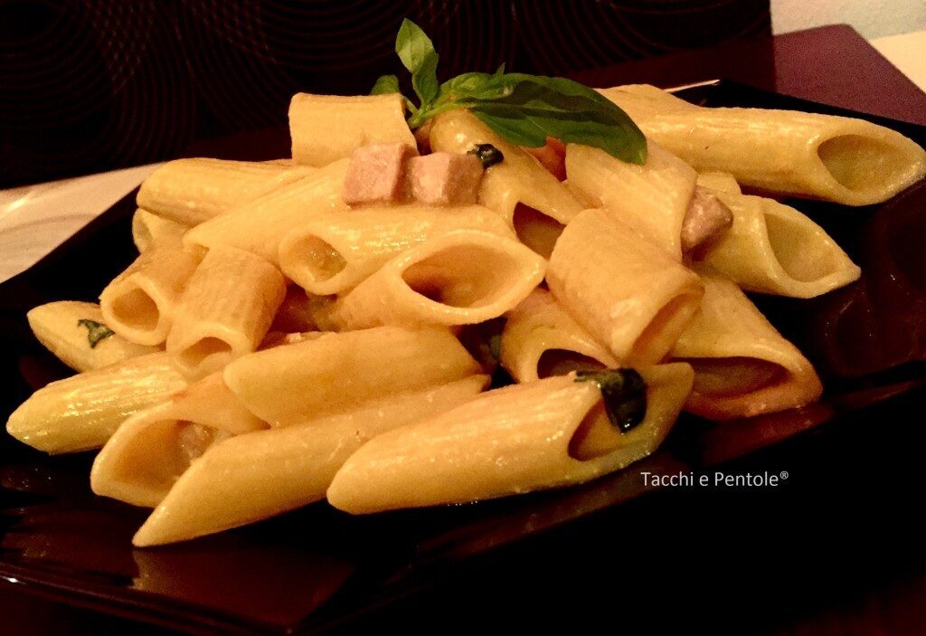 Penne con tonno fresco  e curry
