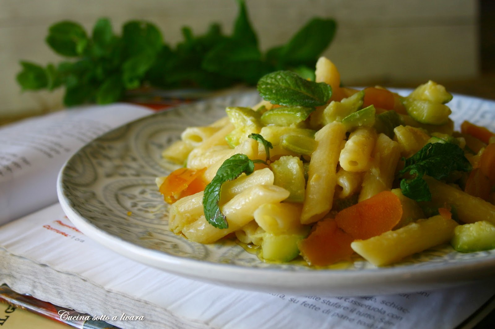 Penne con zucchine al limone e bottarga