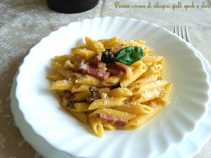 Penne crema di ciliegini gialli speck e olive