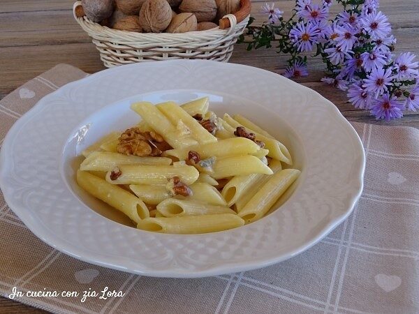 Penne di gragnano con gorgonzola e noci