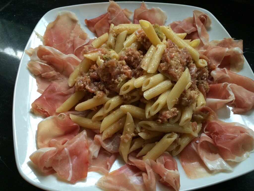 Penne fichi e prosciutto