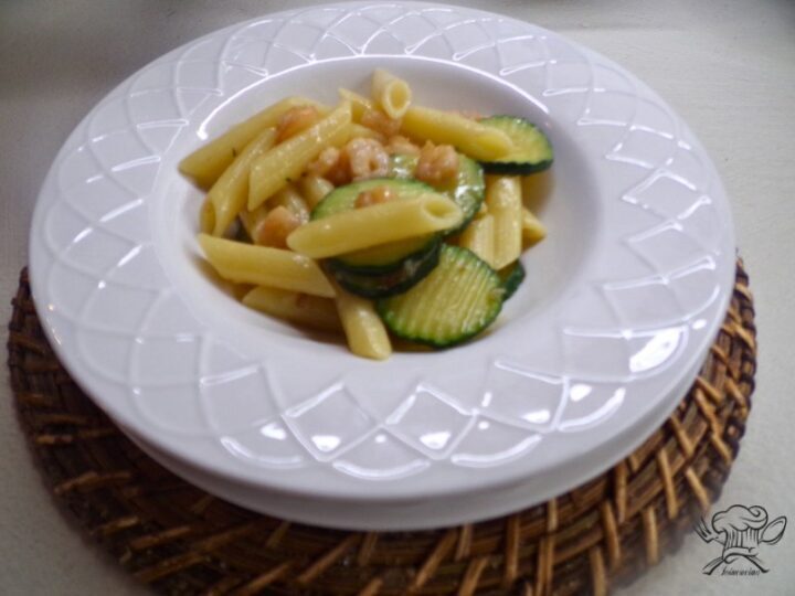 Penne gamberetti e zucchine