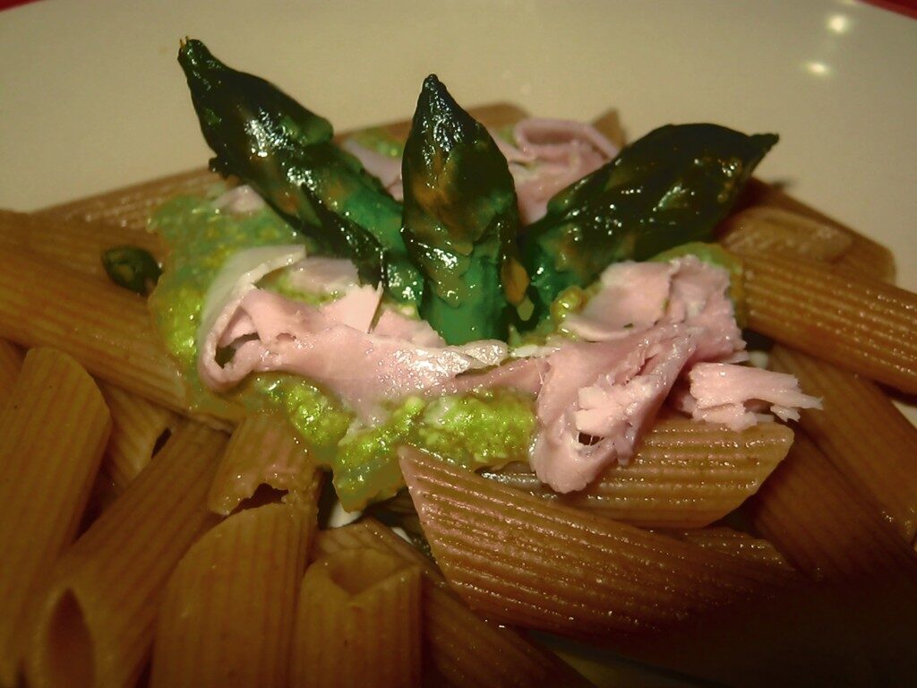 Penne integrali al profumo di asparagi