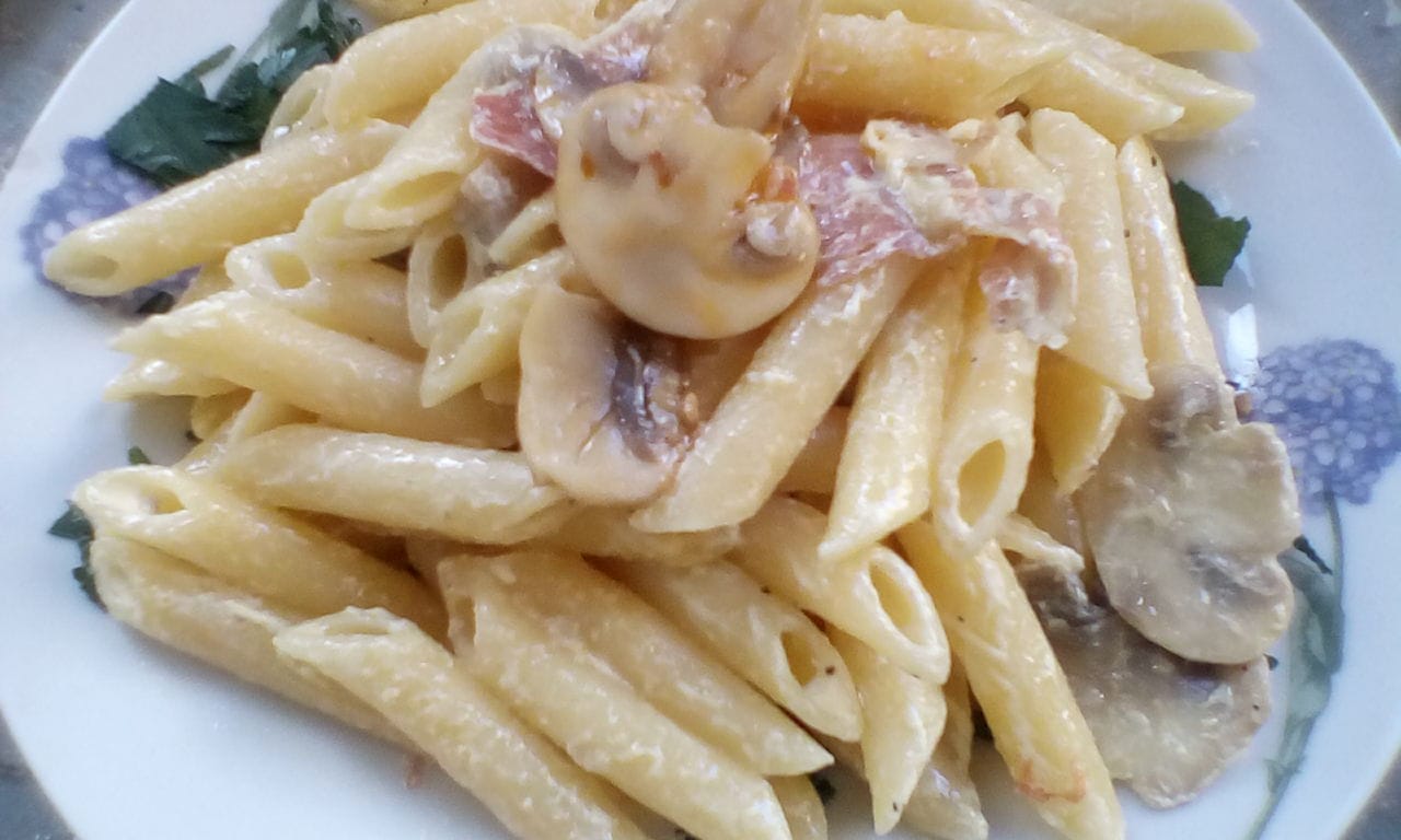 Penne speck e zafferano