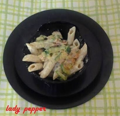 Penne zucchine e salmone