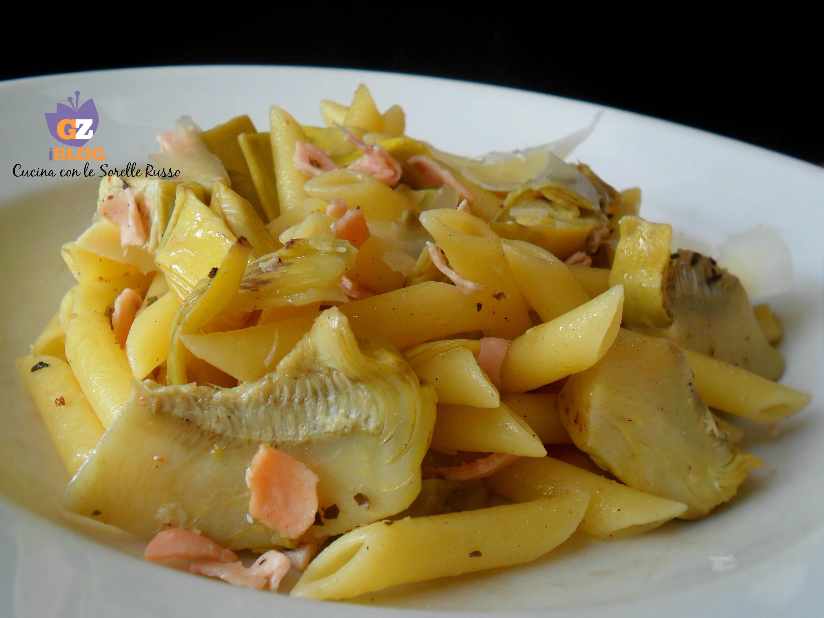 Pennette ai cuori di carciofi e tacchino