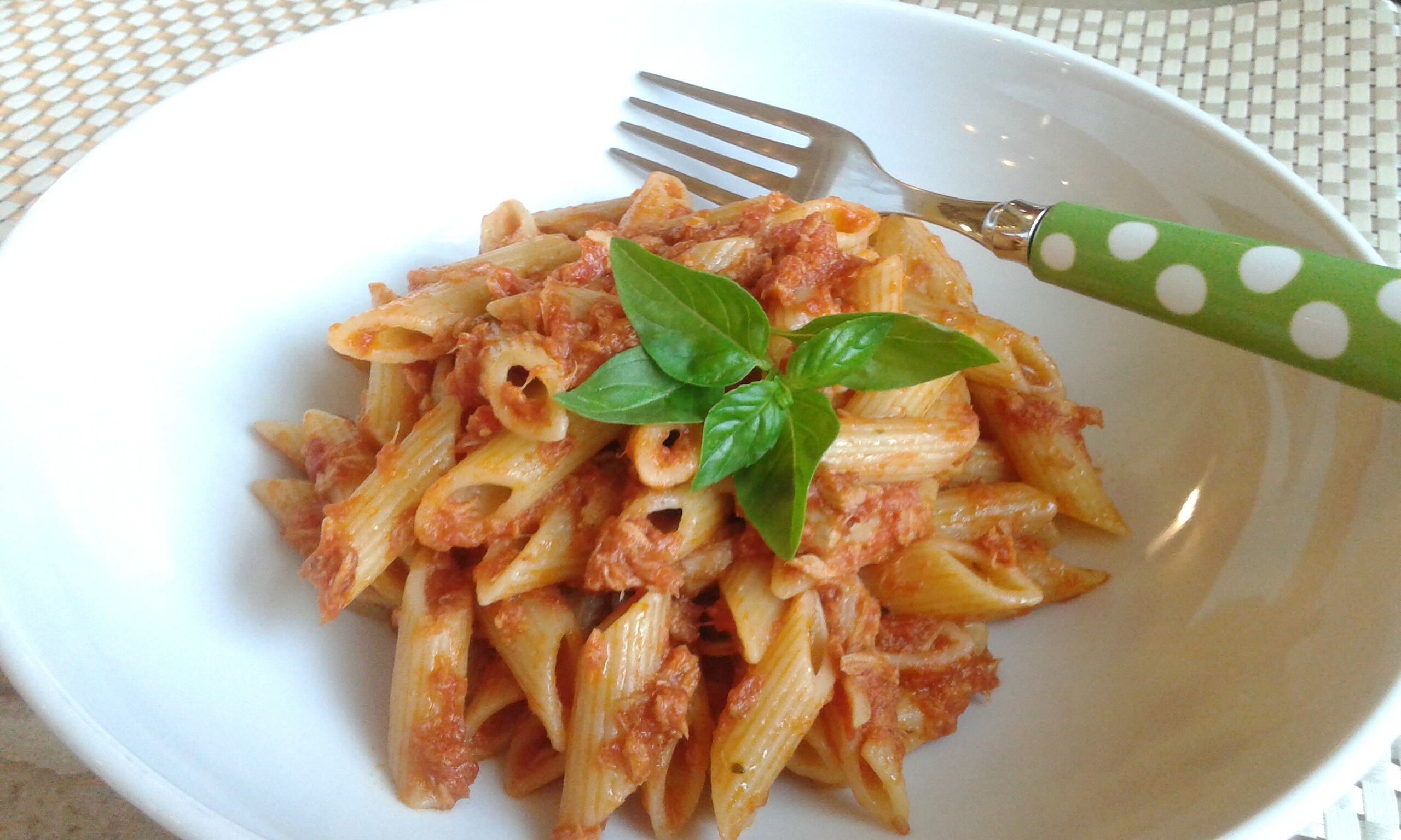 Pennette al sugo di tonno