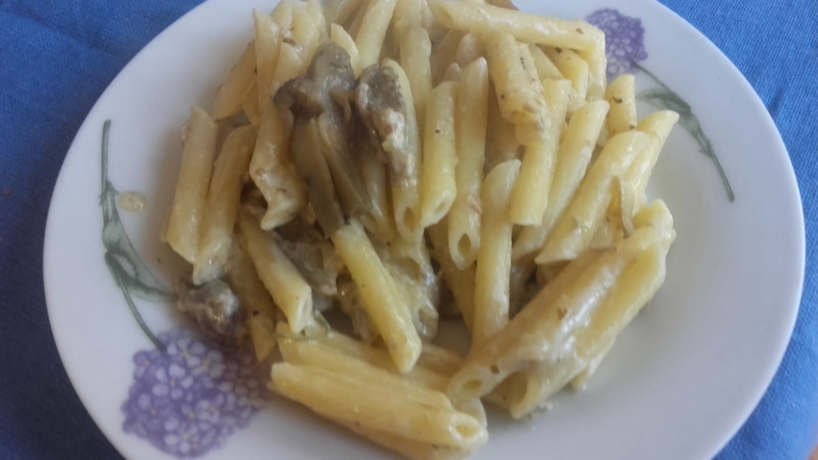 Pennette carciofi e speck
