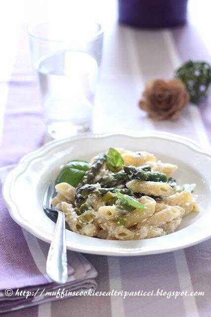 Pennette con asparagi, ricotta e pepe verde