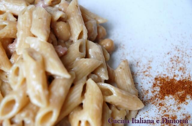 Pennette integrali con ceci e melanzane