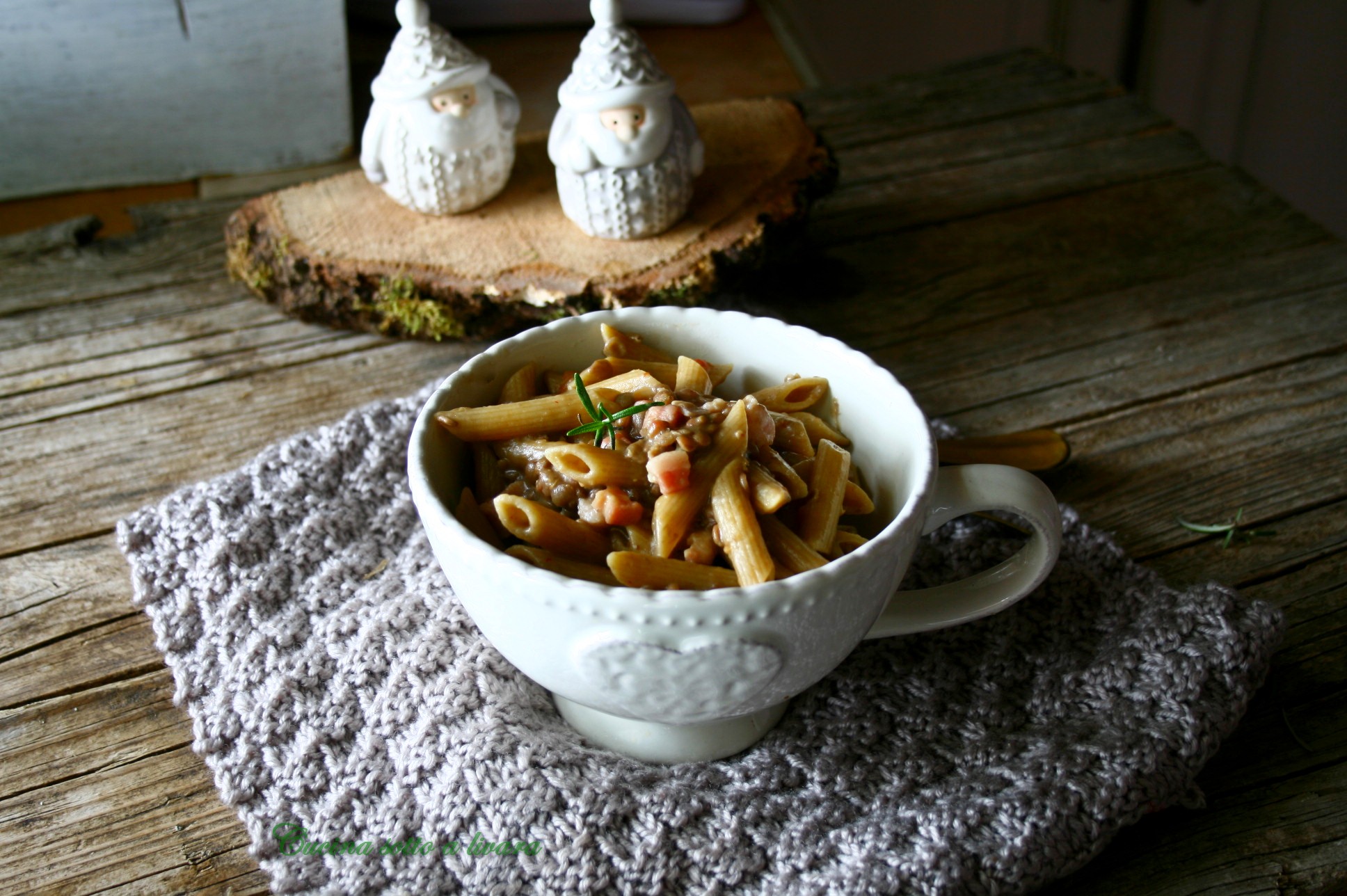 Pennette integrali con lenticchie e crema di parmigiano