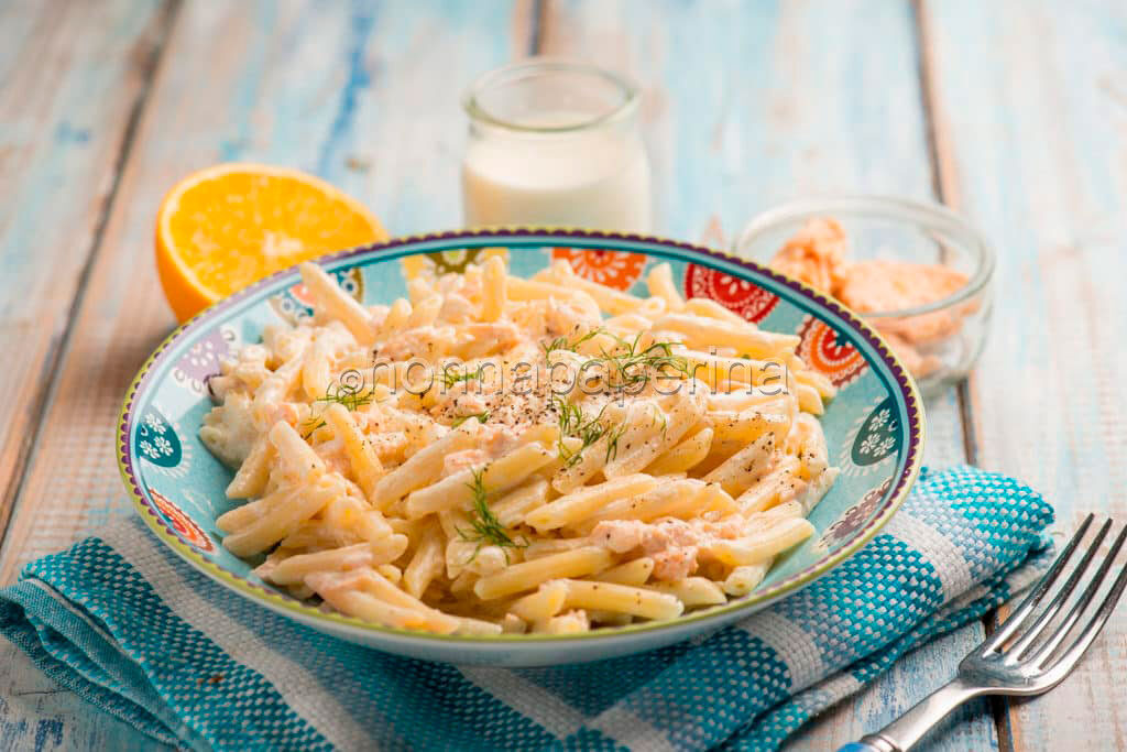 Pennette salmone e finocchietto, un primo semplice e profumato