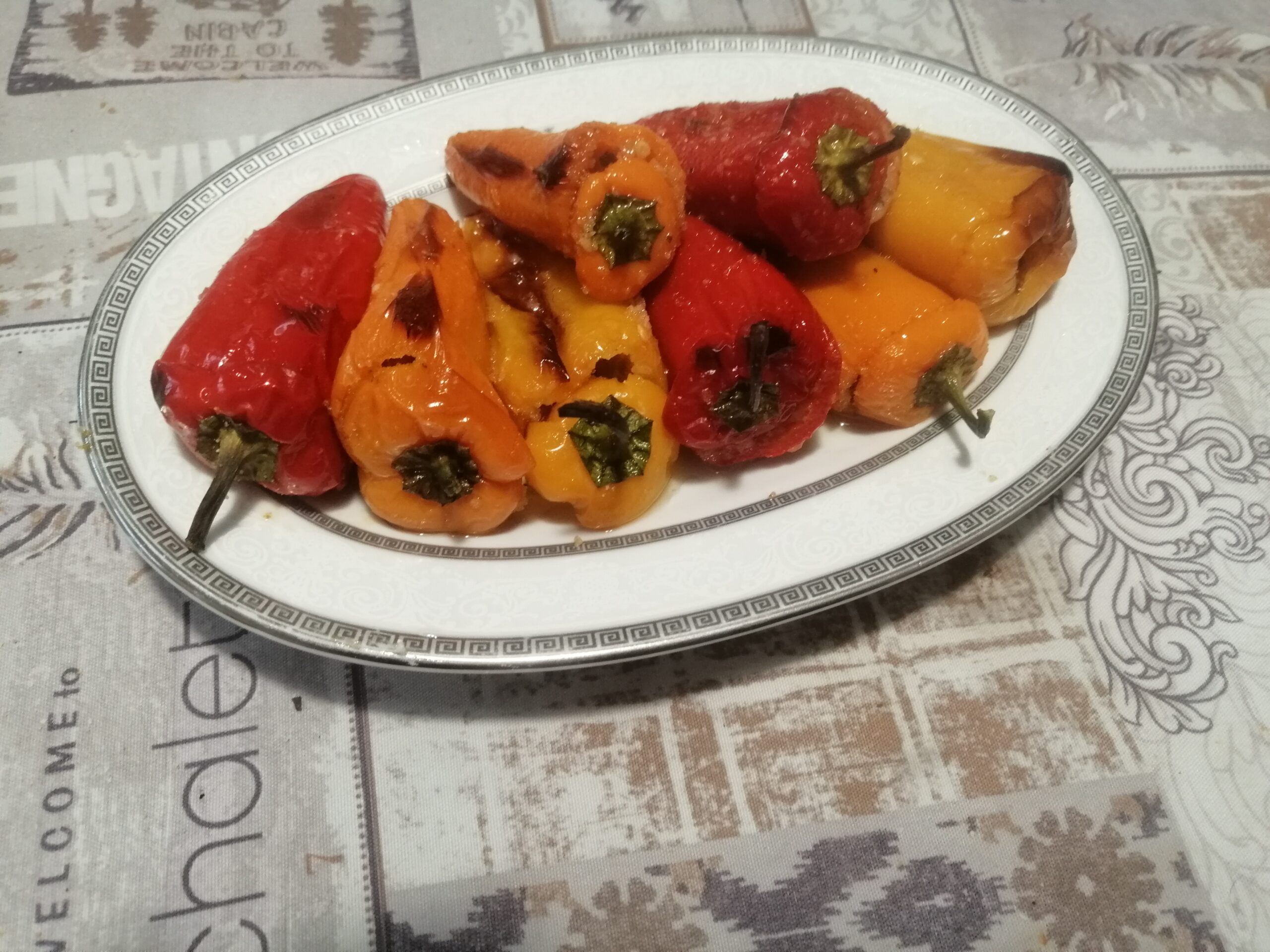 Peperoncini dolci gratinati al forno