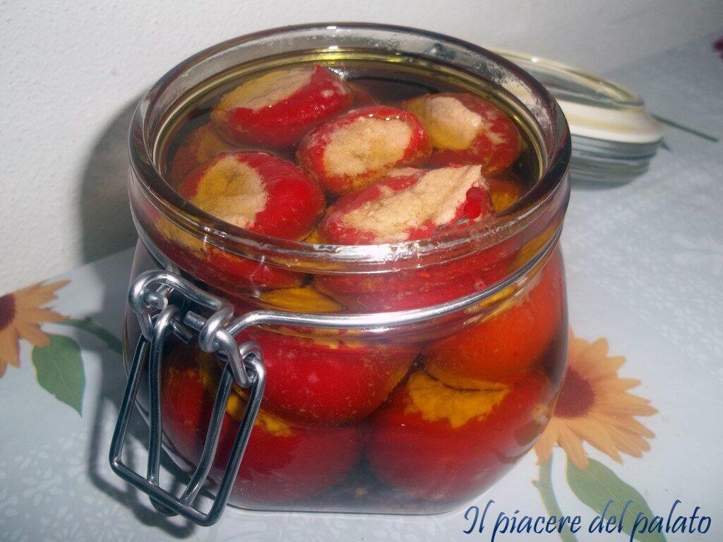 peperoncini rotondi ripieni