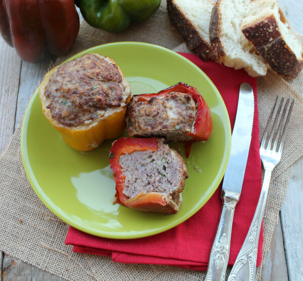Peperone imbottito con carne macinata e cotto al forno