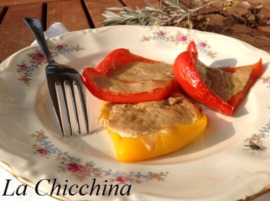 Peperoni al forno (con panna e acciughe)