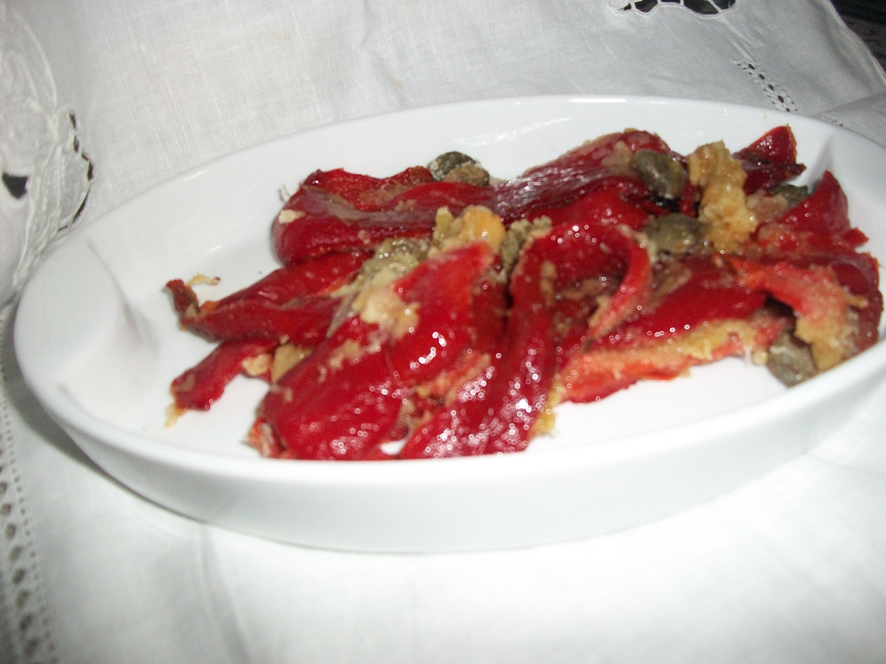 Peperoni arrostiti con pangrattato e capperi