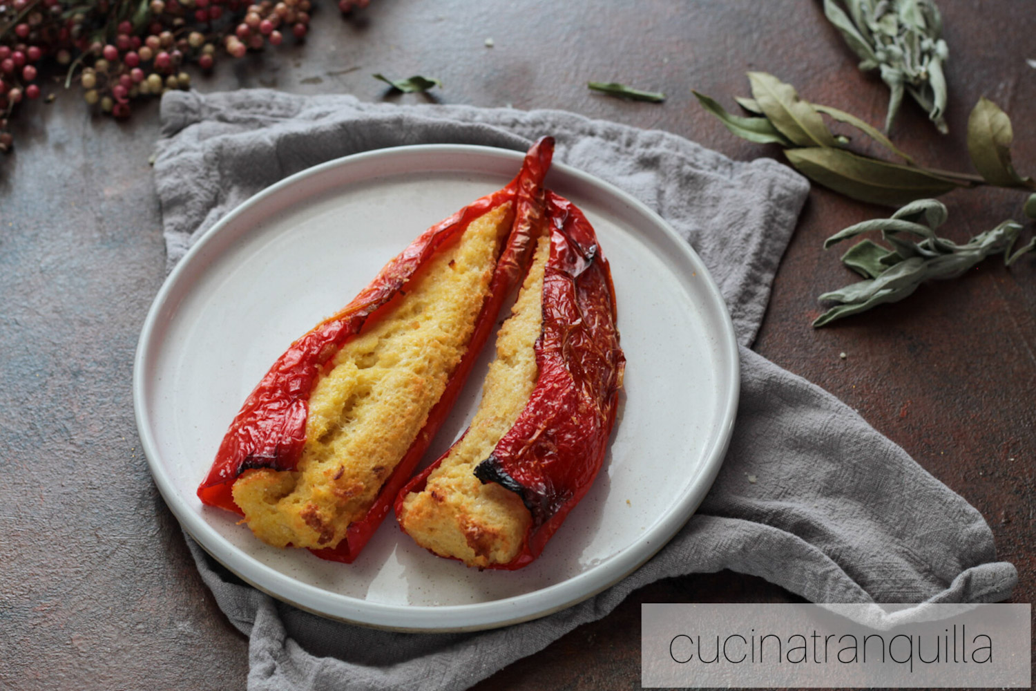 Peperoni corno farciti con mollica