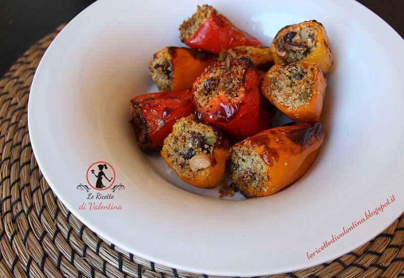 Peperoni dolci ripieni di olive taggiasche, ricetta veg