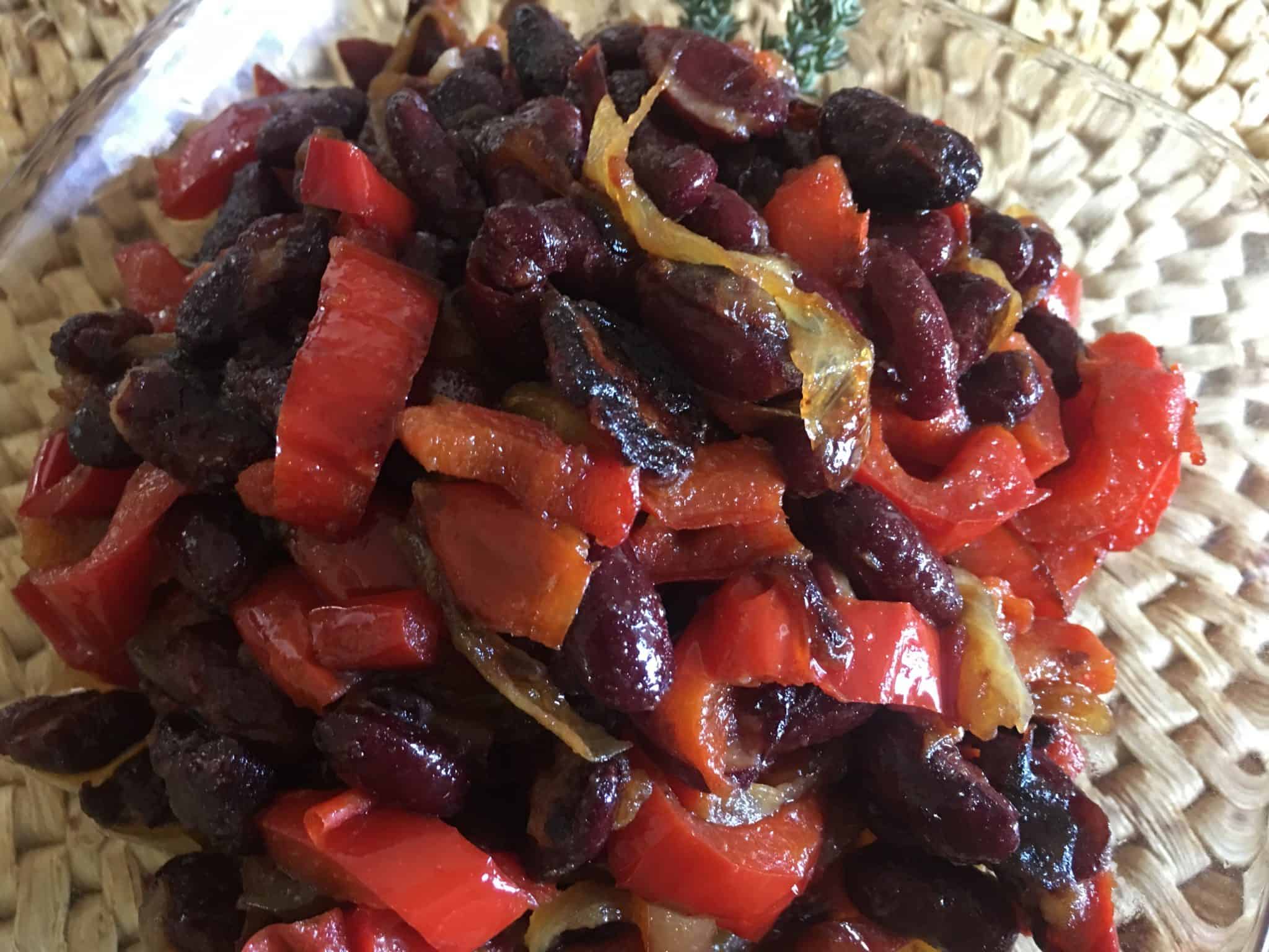 Peperoni e fagioli alla brasiliana con cumino
