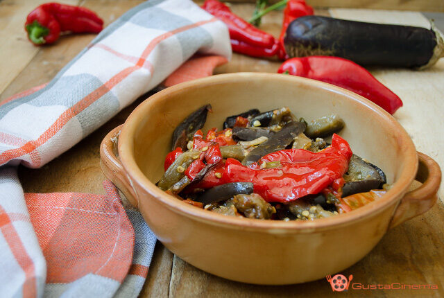 Peperoni e melanzane in padella