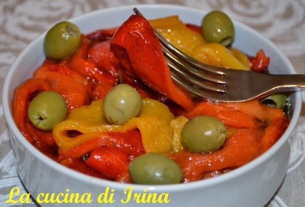 Peperoni grigliati alle olive verdi