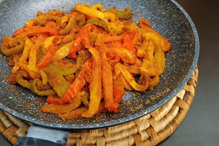 Peperoni in padella con pangrattato