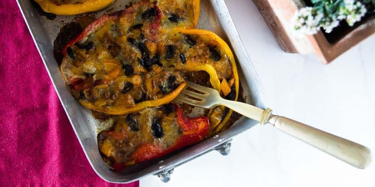Peperoni ripieni al forno: provola e olive