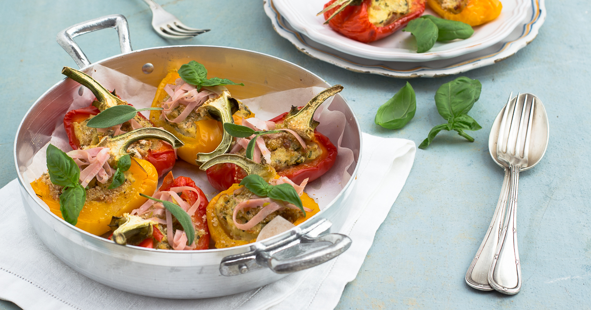 Peperoni ripieni con erbette e mortadella