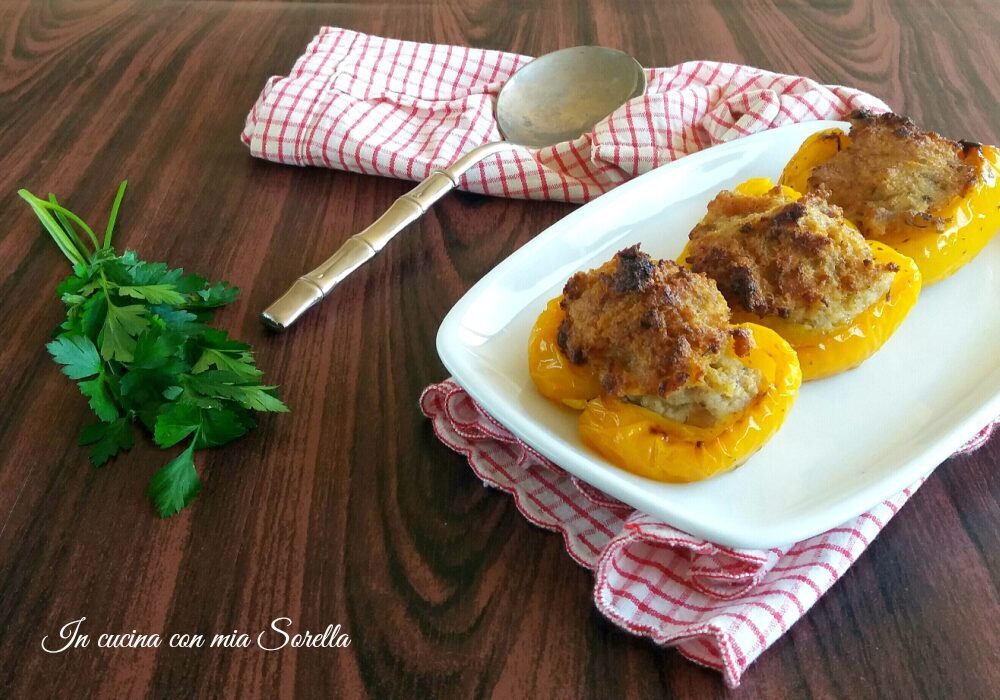 Peperoni ripieni di polpetta al forno