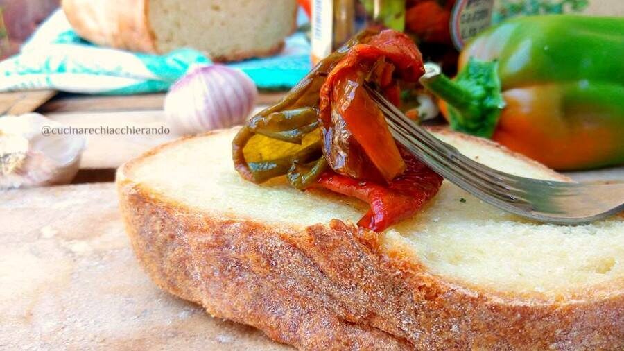 Peperoni secchi sott’olio alla siciliana