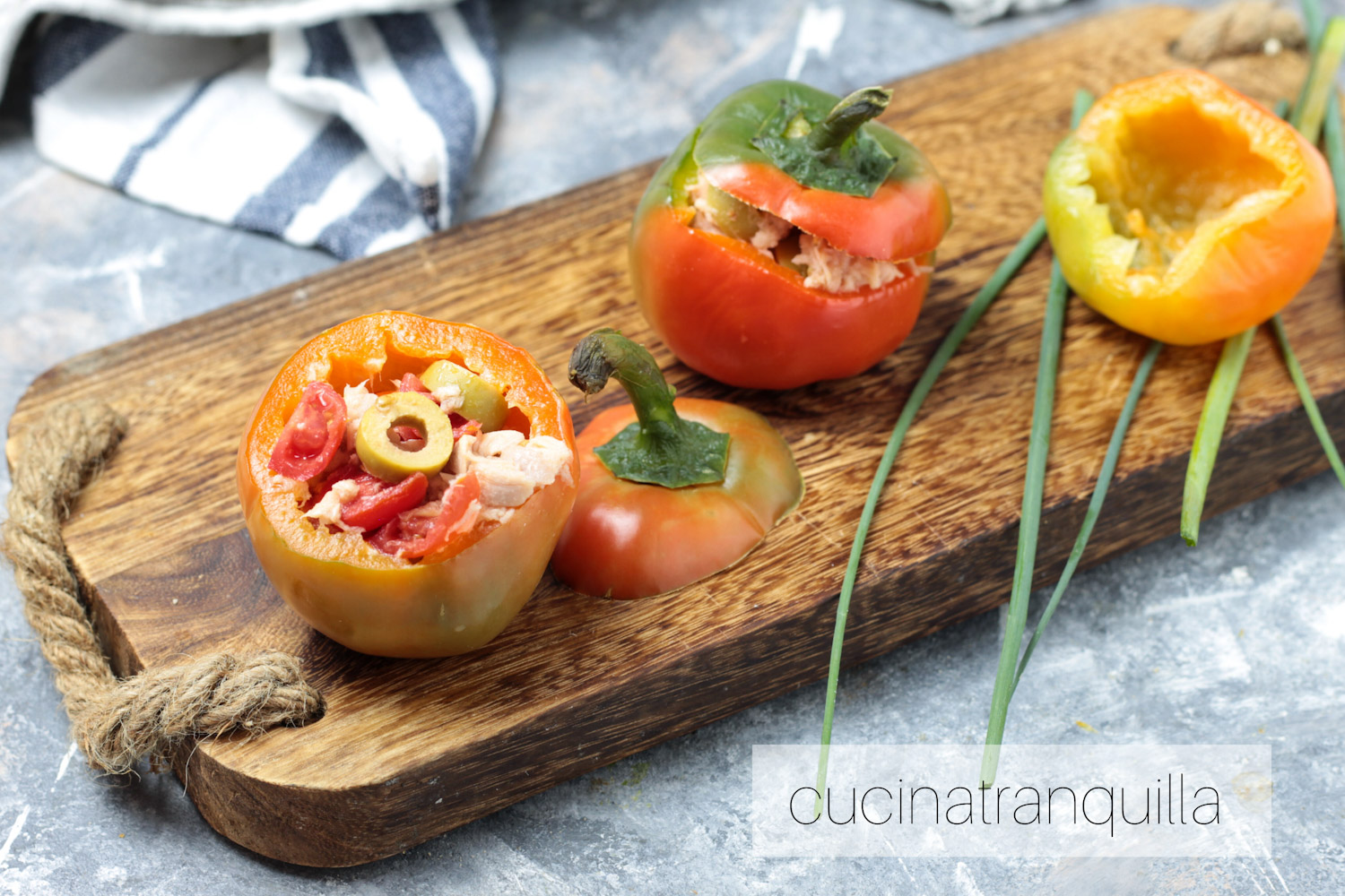 Peperoni topepo ripieni con tonno