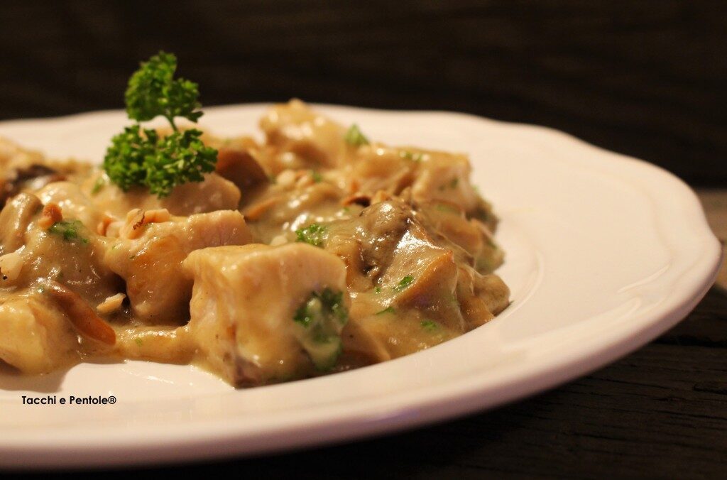 Pepite di pollo ai funghi porcini e granella di nocciola