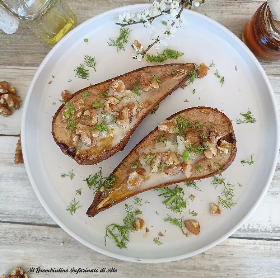 Pere al forno con noci gorgonzola e miele